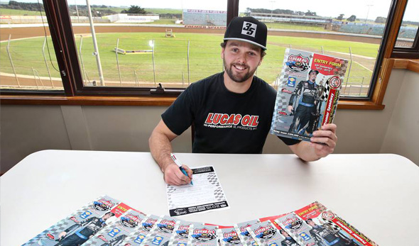 Warrnambool ace Jamie Veal files first entry for 2015 Lucas Oil Grand Annual Sprintcar Classic